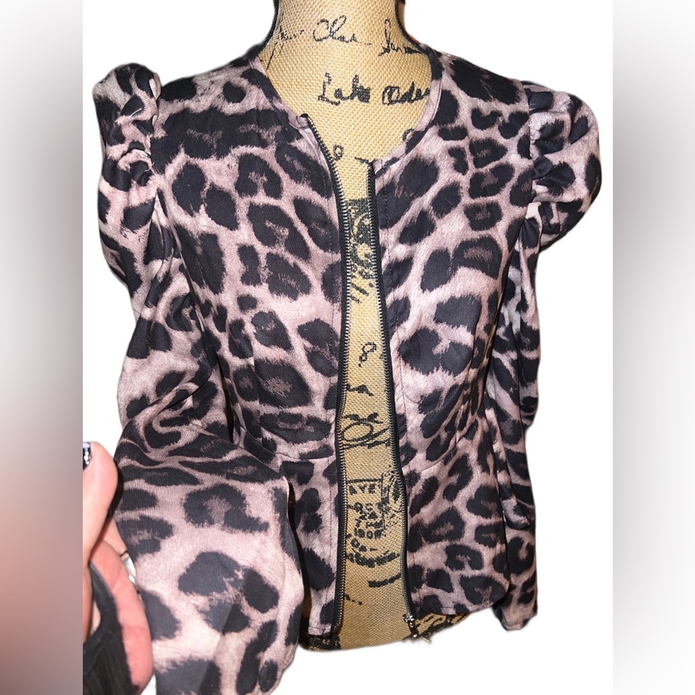 Leopard Puff Sleeve Jacket - Picture 12 of 15